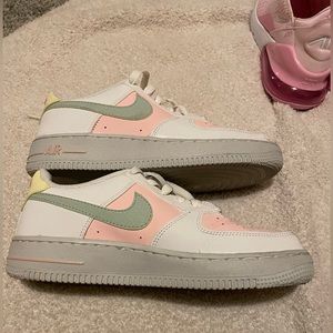 Nike Air Force 1 impact, Big Kids’ size 4.5Y